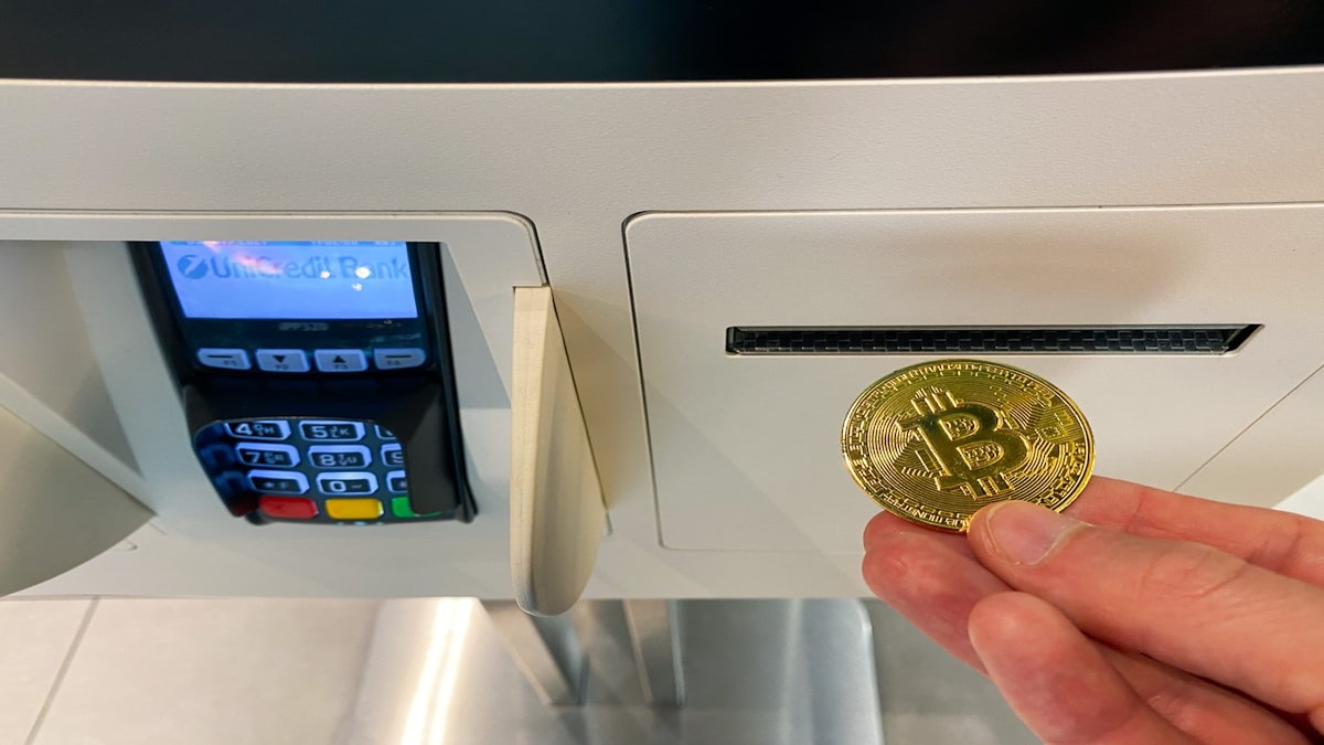 How to check Bitcoin wallet balance securely